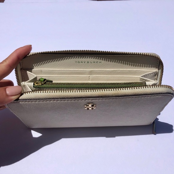 Tory Burch Robinson Zip Continental Wallet - Picture 2 of 2